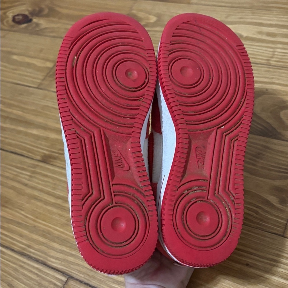 Nike Air Force 1 Low Valentine’s Day Fleece (2024) Sneakers Size 4Y w/o laces - Picture 4 of 6